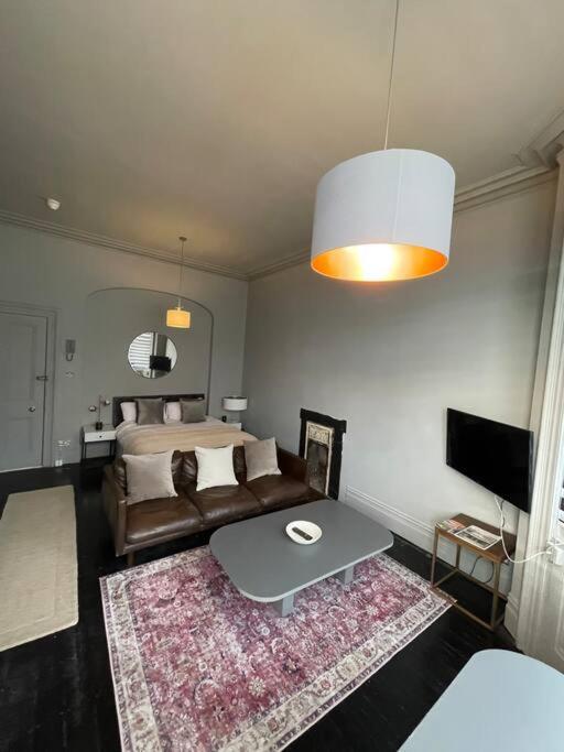 Elegant Studio In Central Hove - 5 Min Walk To Beach - 10 Min To Brighton Bagian luar foto