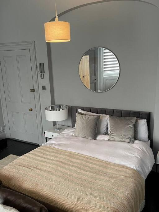 Elegant Studio In Central Hove - 5 Min Walk To Beach - 10 Min To Brighton Bagian luar foto