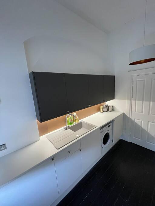 Elegant Studio In Central Hove - 5 Min Walk To Beach - 10 Min To Brighton Bagian luar foto