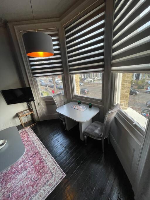 Elegant Studio In Central Hove - 5 Min Walk To Beach - 10 Min To Brighton Bagian luar foto