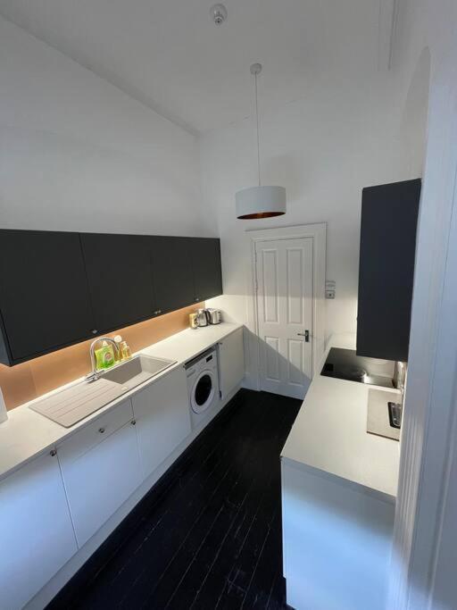 Elegant Studio In Central Hove - 5 Min Walk To Beach - 10 Min To Brighton Bagian luar foto