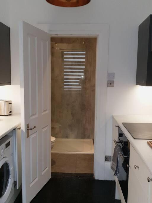 Elegant Studio In Central Hove - 5 Min Walk To Beach - 10 Min To Brighton Bagian luar foto