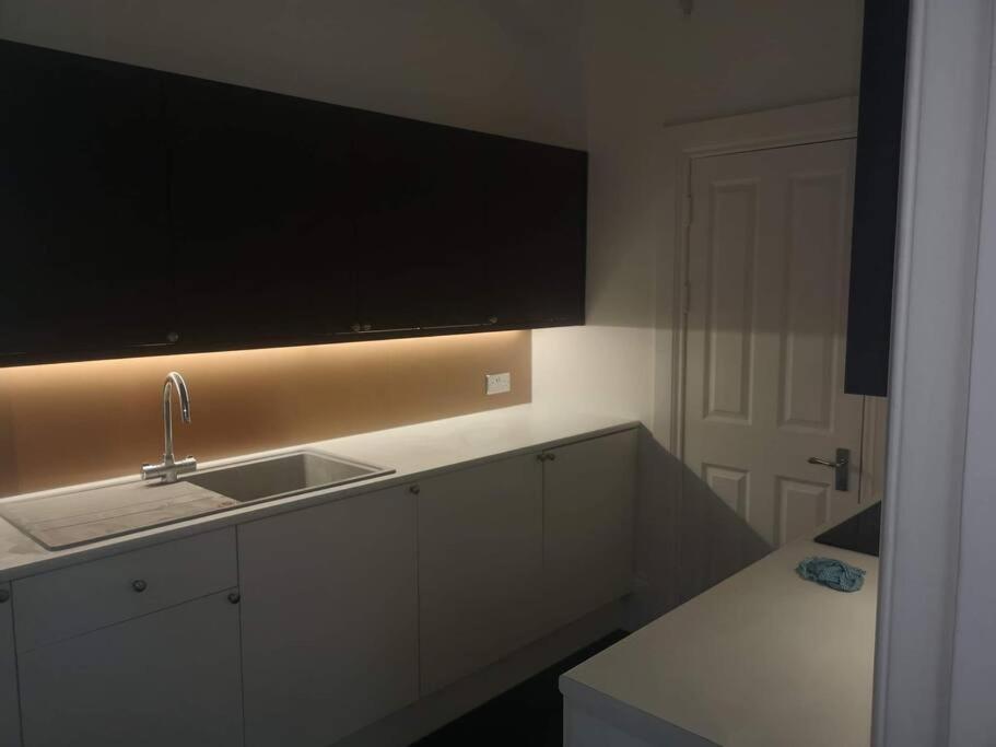 Elegant Studio In Central Hove - 5 Min Walk To Beach - 10 Min To Brighton Bagian luar foto